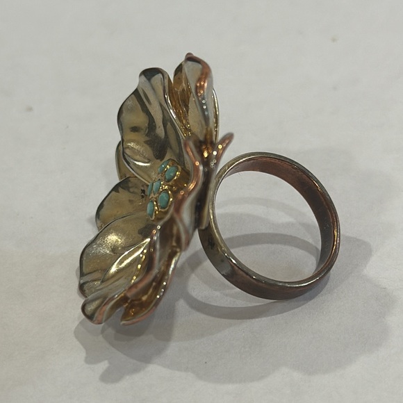 BIG GOLD FLOWER TURQUOISE STONE RING‎ SIZE 7 - Picture 3 of 8